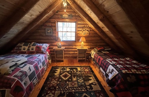 Wardsboro Cabin | Authentic Rustic Log Cabin minutes from Mount Snow and Stratton