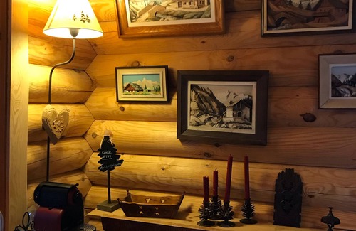 La Joue du Loup Ski Chalet | authentic Scandinavian log cabin