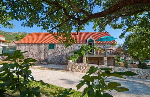 Sinj House | Authentic Stone House Jeanette