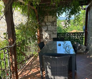 Radovici House | Authentic stone house Radovici