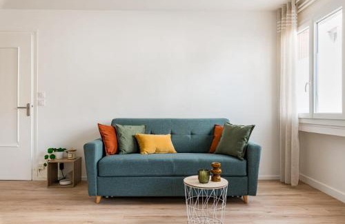 Jacquard - Prefecture Apartment | Authentique