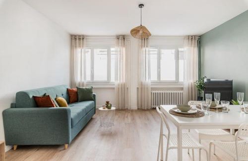 Jacquard - Prefecture Apartment | Authentique