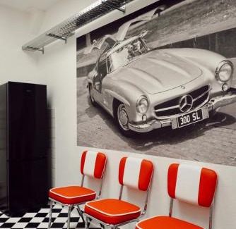 Falkensee Apartment | Autohof by Andrew - Apartments