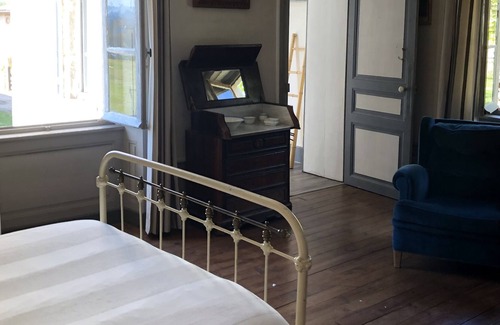 Escoutoux House | Auvergne large character house