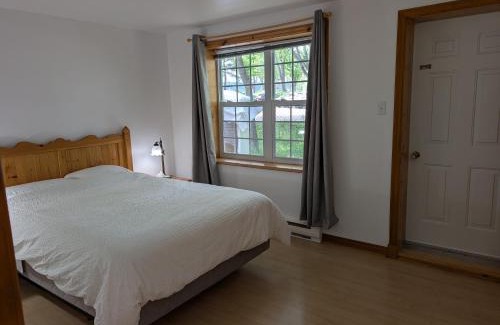Baie-St-Paul Hotel | Aux petits oiseaux