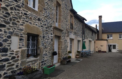 Condom-d'Aubrac Bed & Breakfast | AUX PORTES D'AUBRAC studio 2 personnes