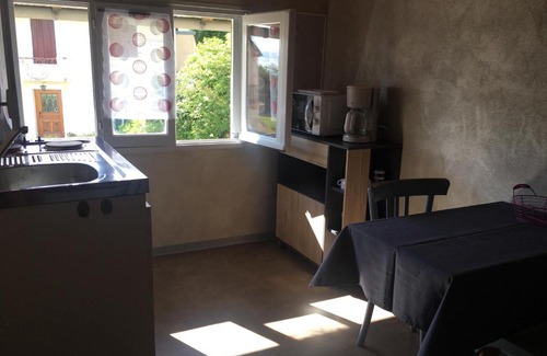 Condom-d'Aubrac Bed & Breakfast | AUX PORTES D'AUBRAC studio 2 personnes