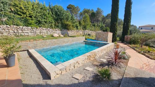 Salernes House | Aux trois Cyprès Salernes en Provence