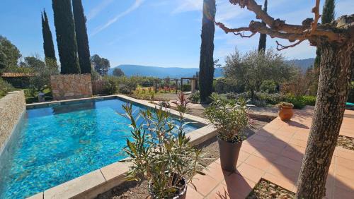 Salernes House | Aux trois Cyprès Salernes en Provence