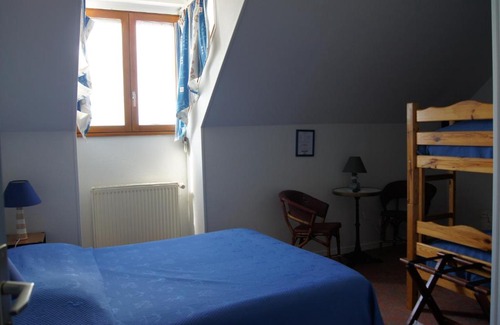 Le Crotoy Hotel | Aux Trois Jean