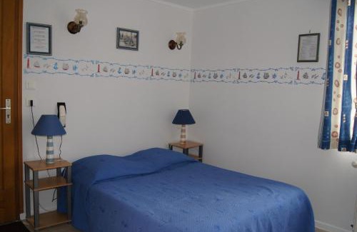 Le Crotoy Hotel | Aux Trois Jean