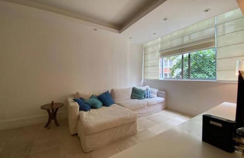 Leme Apartment | Av Atlântica - 3 Bedroom Beach Apartment - Leme