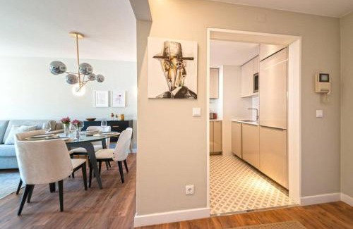 Sao Jose Apartment | Av. da Liberdade comfortable apt with balcony