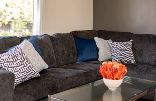 Grimsby House | Avadeen home-a cosy 3 bedroom getaway