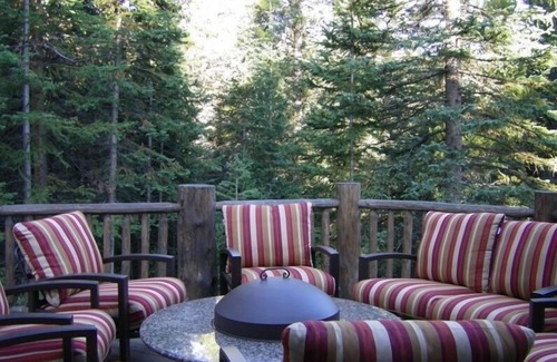 Peak 8 House | Avail Dec 26-31! Norwegian Chalet Peak 8 SKI-IN, views, great for 2-3 FAMILIES!