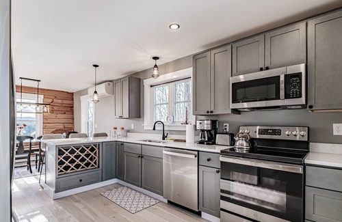 Bryant Pond Cottage | Available for full Winter! Stunning Lake and Mountain views, 4 bed, 3.5 bath