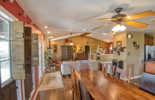 Austin House | AVAILABLE! Hill Country Resort Style SPA/POOL-Sleeps 14 (20min DOWNTOWN