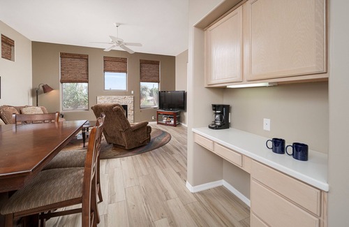 Glendale House | Available! Hot Tub, Gated Pool on the Golf Course