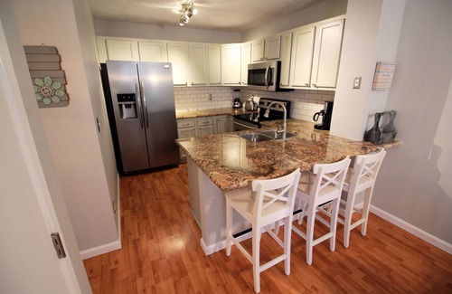 Tucson Condo | Available Now! Just On The Market! Newly Renovated!