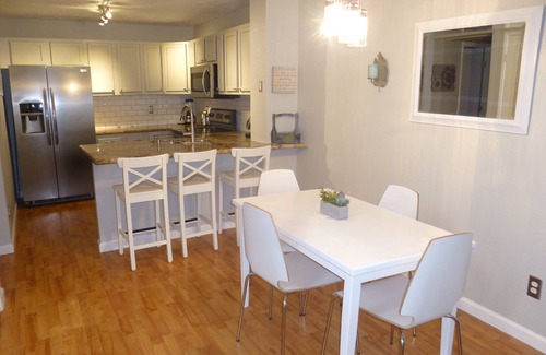 Tucson Condo | Available Now! Just On The Market! Newly Renovated!