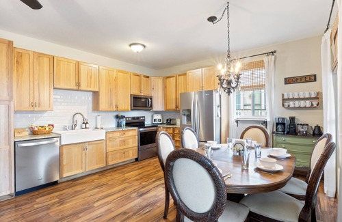 Lake of the Ozarks House | Available Shootout & Labor Day! 6 Beds/Private Dock/Screened Porch/Kayaks