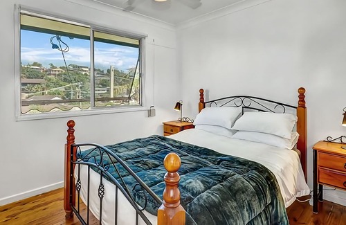 Nambucca Heads House | Avalon 2, Pet-friendly home featuring 2 bedrooms, a modern bathroom with spa bath