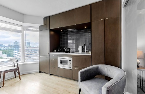 Bloor-Yorkville Apartment | Avalon Suites Yorkville