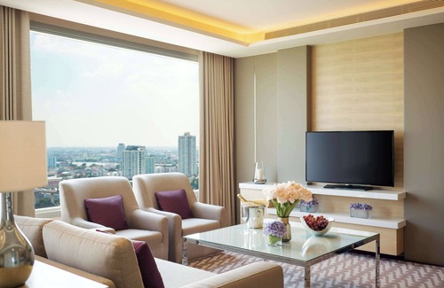 Samre Hotel | Avani+ Riverside Bangkok Hotel