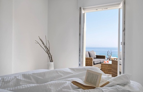 Chora Folegandros Hotel | AVATON Folegandros