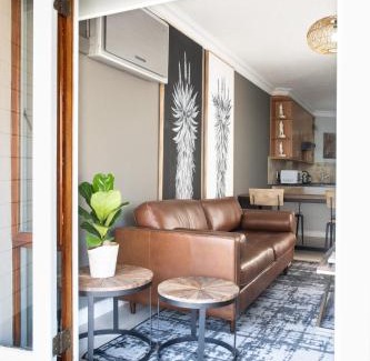 Stellenbosch Central Apartment | Avemore Jan Cats No 3 full back up power