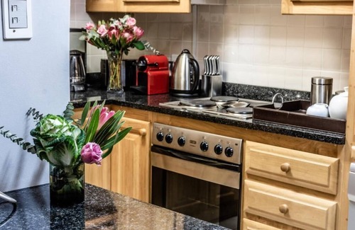 Stellenbosch Central Apartment | Avemore Jan Cats No 5 - with backup power