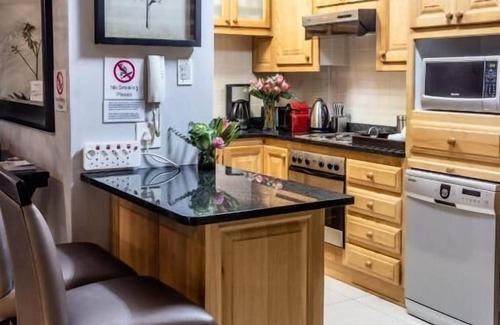 Stellenbosch Central Apartment | Avemore Jan Cats No 5 - with backup power
