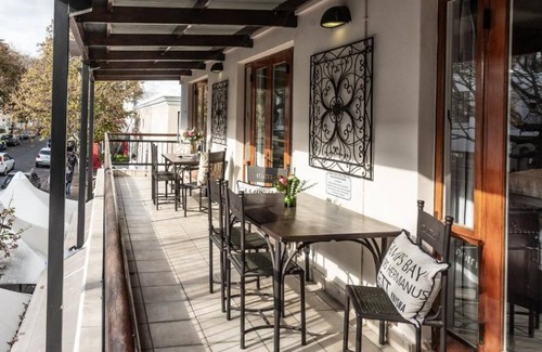 Stellenbosch Central Apartment | Avemore Jan Cats No 5 - with backup power