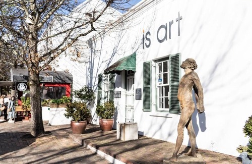 Stellenbosch Central Apartment | Avemore Jan Cats No 5 - with backup power