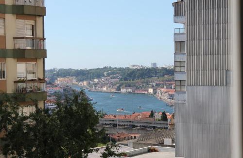 Vila Nova de Gaia Apartment | Avenida Apartment by MP