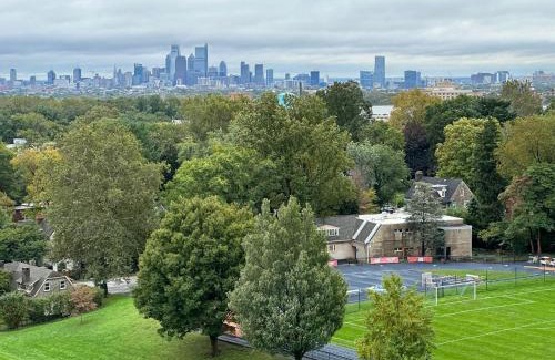East Falls Apartment | Avenue A1111 Skyline Furnished 1br Apartment Pool