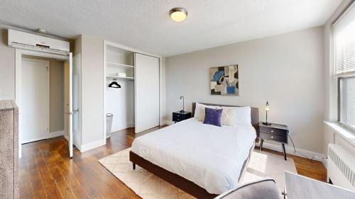 East Falls Apartment | Avenue A1111 Skyline Furnished 1br Apartment Pool