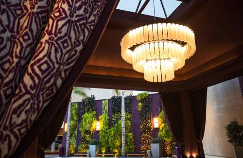 Costa Mesa Hotel | Avenue of the Arts Costa Mesa, a Tribute Portfolio Hotel