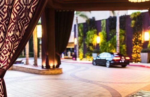 Costa Mesa Hotel | Avenue of the Arts Costa Mesa, a Tribute Portfolio Hotel