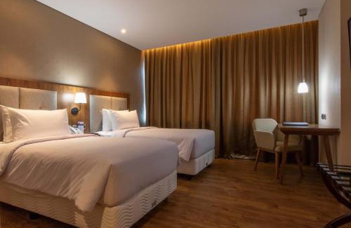 Bekasi Hotel | Avenzel Hotel & Convention Cibubur