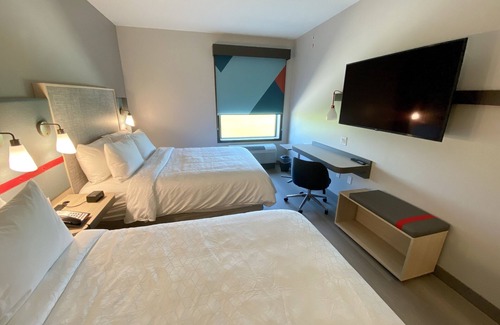 Beaumont Hotel | avid hotels Beaumont by IHG