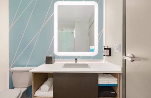 Portland Hotel | avid hotels Corpus Christi - Portland by IHG