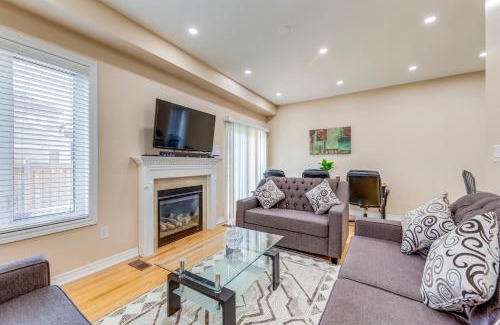 Brampton House | Avid vacation palace in Castlemore , Brampton