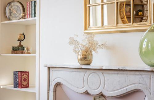 Avignon City Centre Apartment | Avignon Intra-muros, vue Palais des Papes