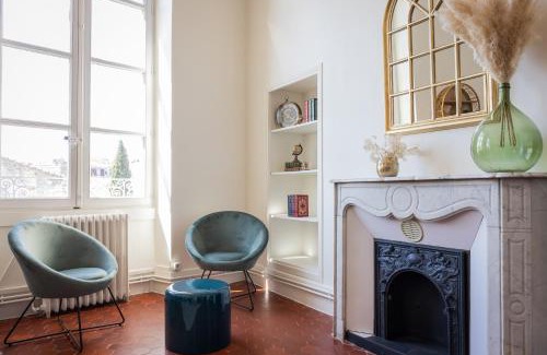 Avignon City Centre Apartment | Avignon Intra-muros, vue Palais des Papes