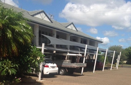 Ballina Hotel | Avlon Gardens Motel