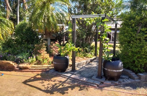 Ballina Hotel | Avlon Gardens Motel