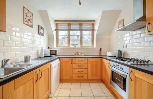 New Forest District House | Avon Apartment - Three Bedroom House, Sleeps 4