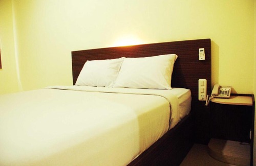 Manado City Centre Hotel | Avon's Residence