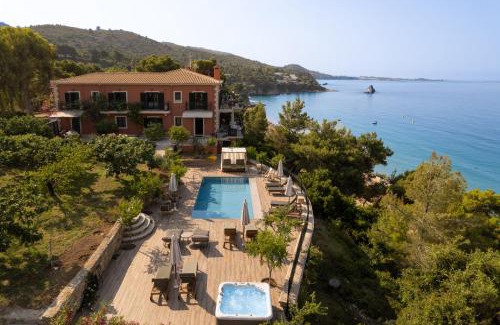 Lassi Apartment | Avra Private Suites